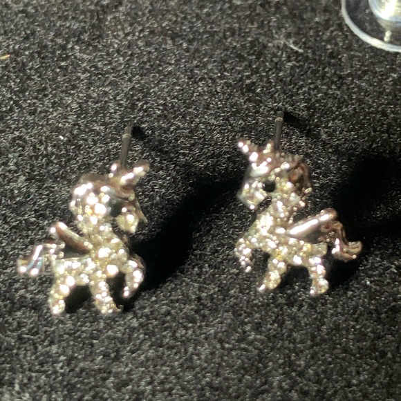 Cute Silver Unicorn Stud Earrings White Stones Black stone for eye - Picture 1 of 7